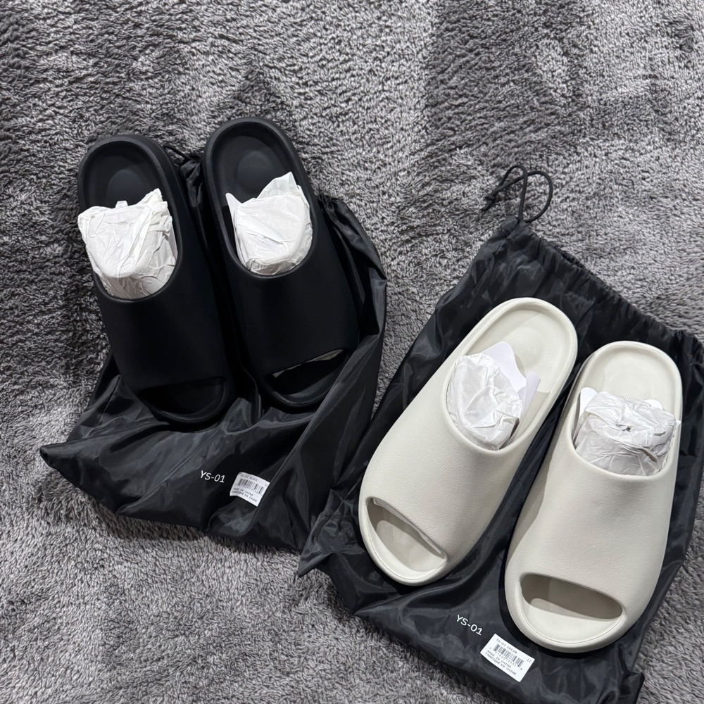 Yeezy YS01 Slide Bundle Mens Black & Cream Slides‎ 9M NEW 2 Pairs with Dust Bags